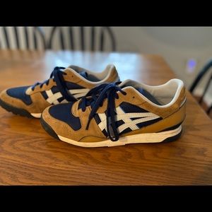 Mens ASICS Onitsuka tiger shoes size 11us